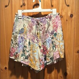 New ZARA bloggers favorite floral shorts
